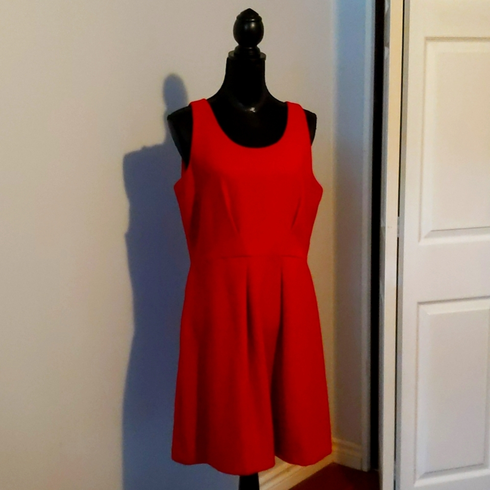 Beautiful Red Dress size 14 - worn once. Perfect for the holidays!